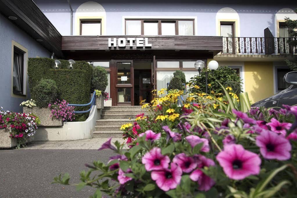 Hotel Der Stockinger Unterpremstätten Exterior foto